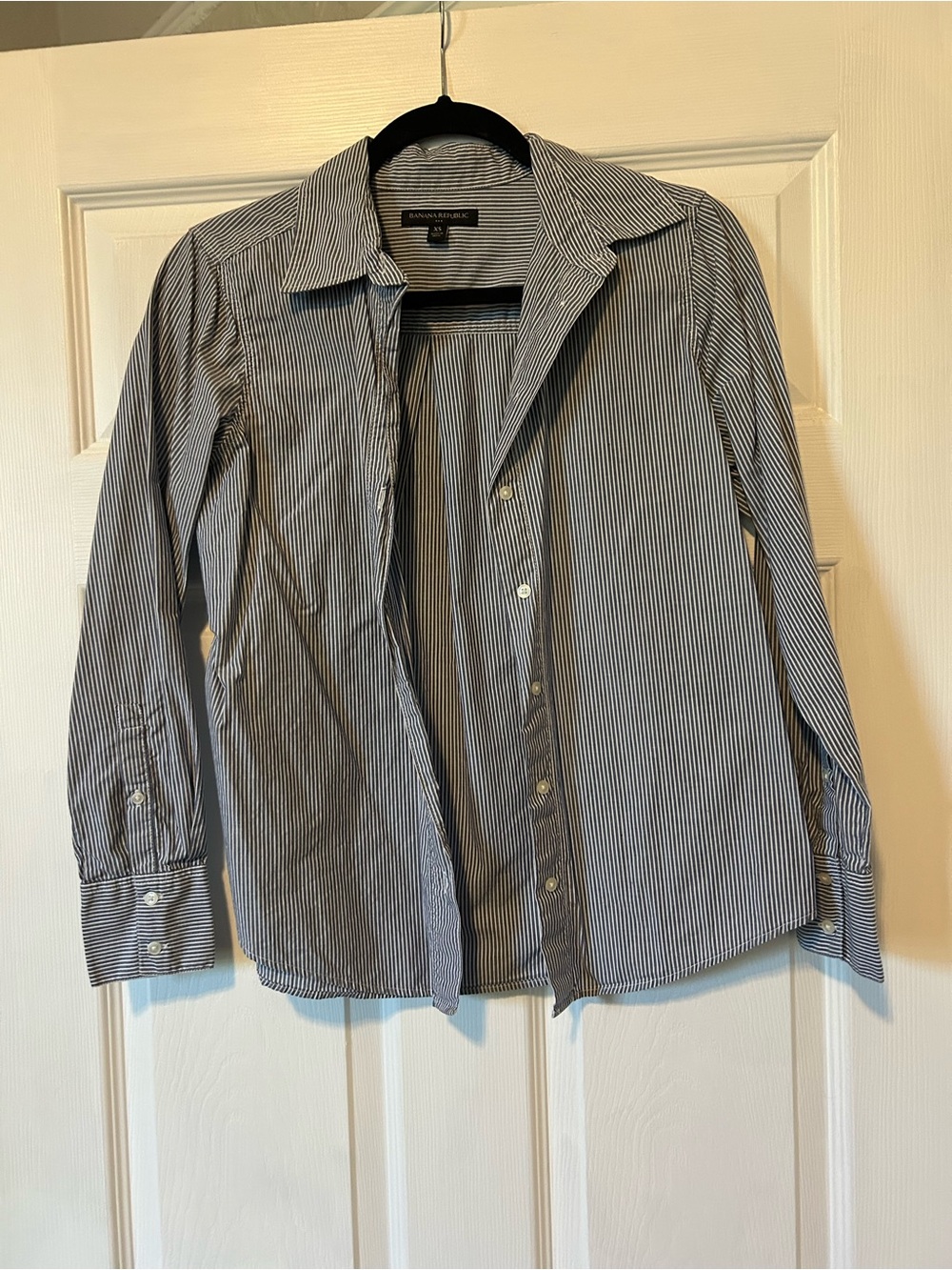 Banana Republic Navy & White Pinstripe Button-Up Shirt